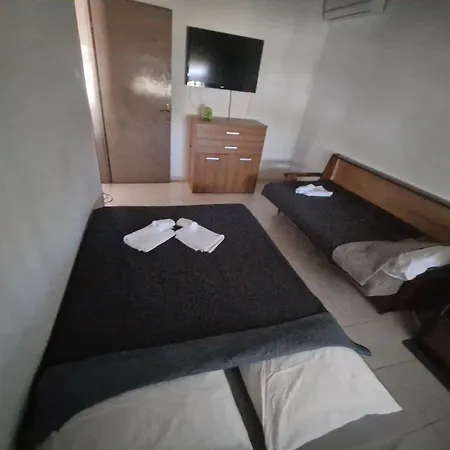 Nyaraló Entire Summer House With Patio And Garden